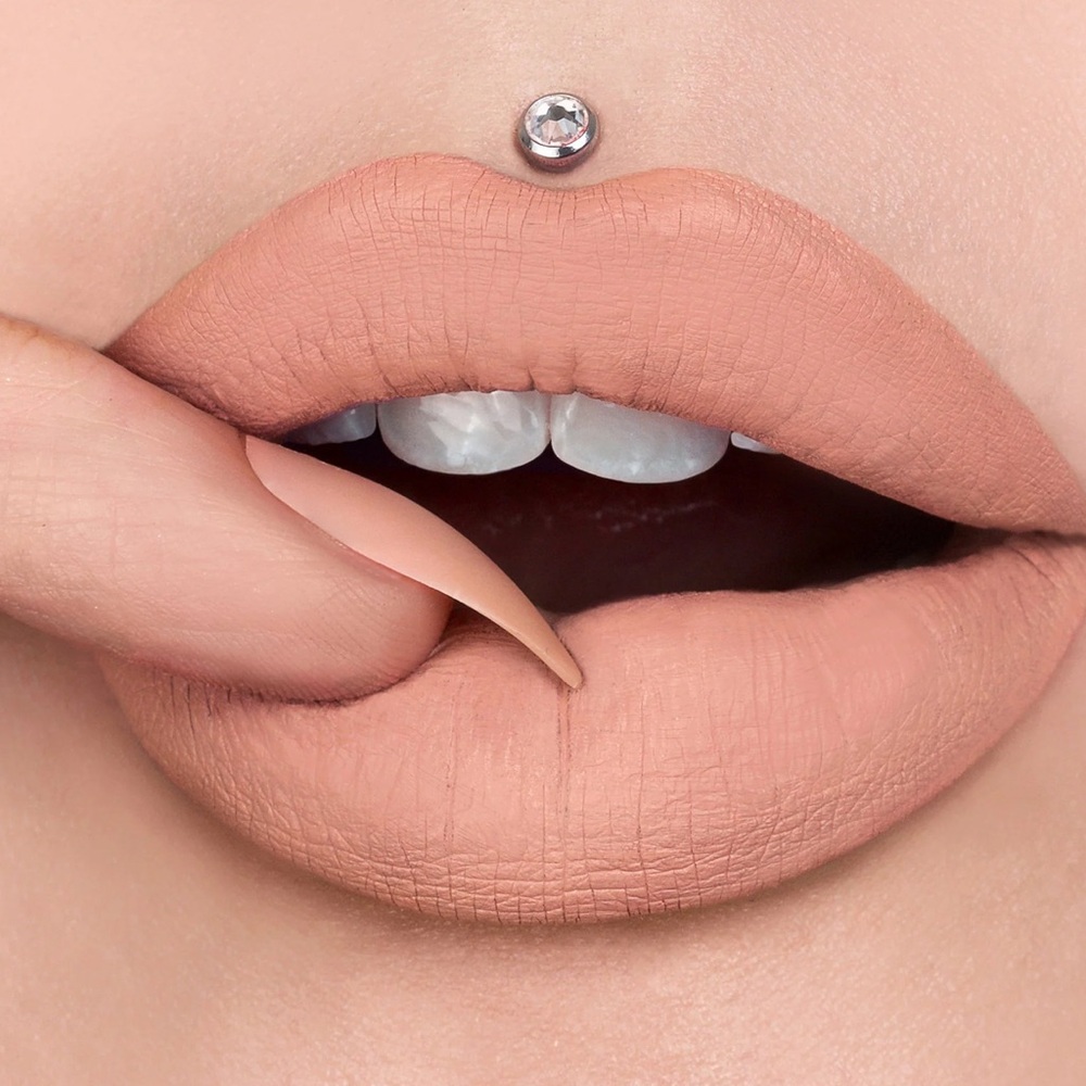 Jeffree Star’s famous Velour Lipstick in the shade ‘Can’t Relate’ - NIB